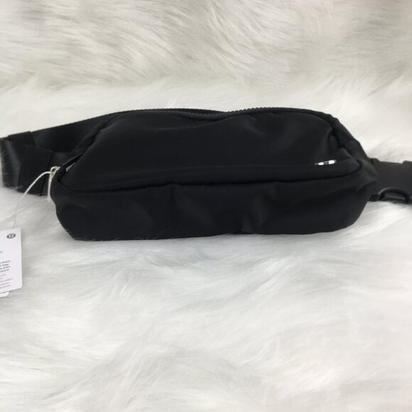 LULULEMON Everywhere Belt Bag in Heritage Jaquard NEW Limited Edition - Picture 5 of 10